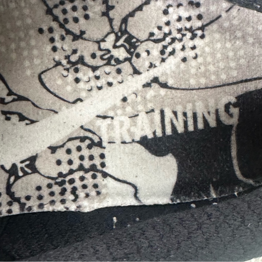Nike 🌻 Women's Black and White Floral Metcon  Sneakers Sz 7.5 - Picture 8 of 8